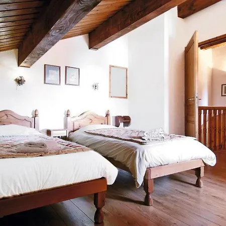 Sleeps 10 Wifi Holiday home
